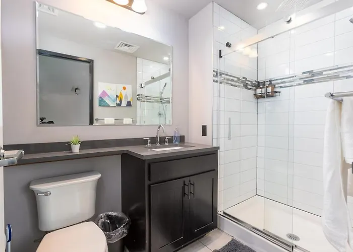 Steps 2 Everything! - King Bed - Amazing Roof And Gym Apartment Pittsburgh