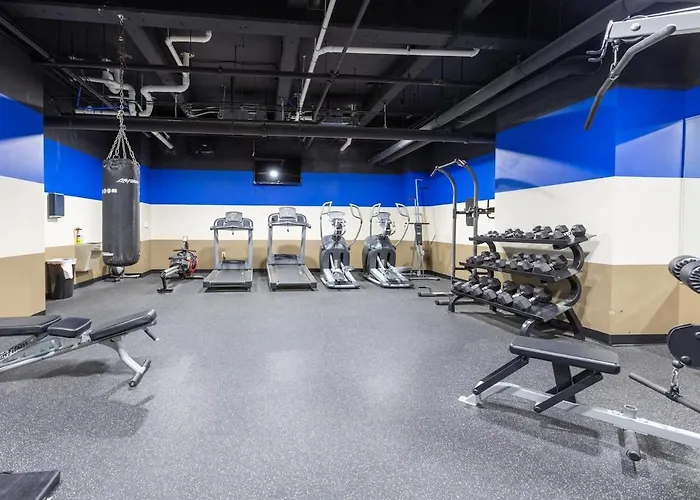 Steps 2 Everything! - King Bed - Amazing Roof And Gym * Pittsburgh