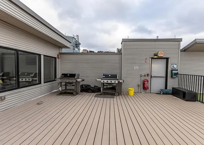 Steps 2 Everything! - King Bed - Amazing Roof And Gym Pittsburgh