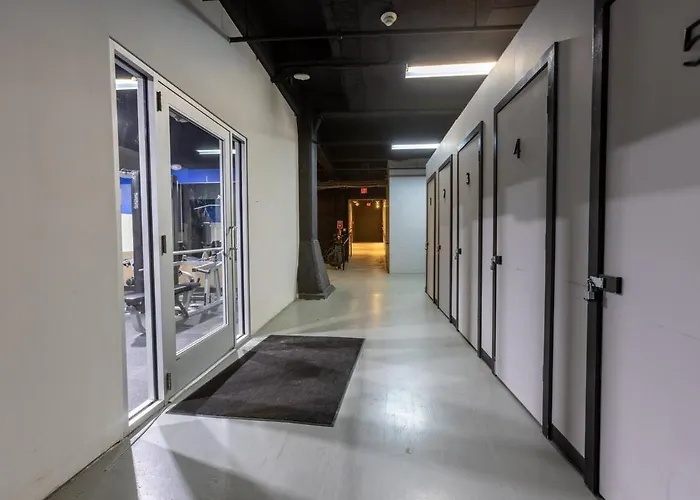 Steps 2 Everything! - King Bed - Amazing Roof And Gym Apartment Pittsburgh